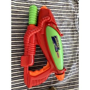 Official Super Soaker XTRA Power XP 220 Red and Green Y2K.  Tested works!